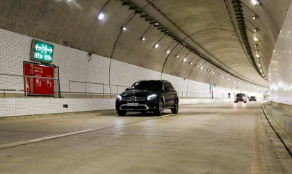 Mức phạt ô tô lùi xe, quay đầu xe trong hầm đường bộ